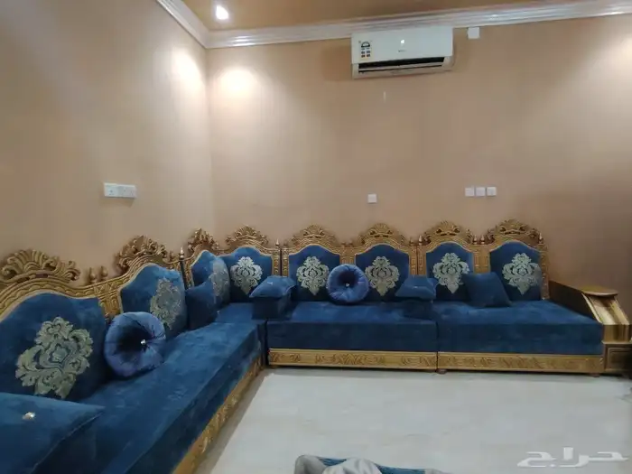 كنب مجلس نظيف جدا للبيع 1