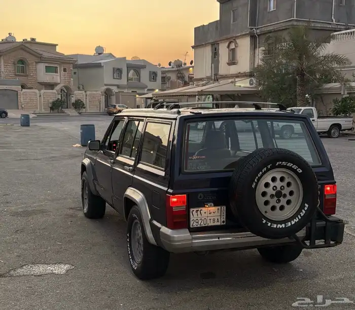 للبيع جيب شروكي مديل 1993 مكيف شغال فحص واستمارة جديد 0