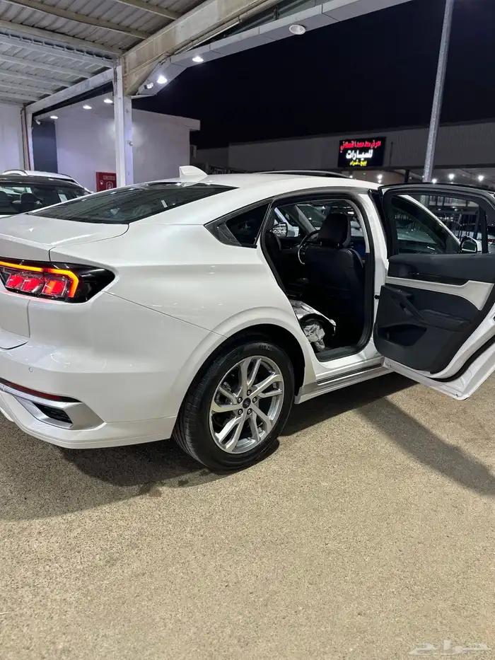 فورد توروس 2023 ترند مخزن وكالة 25