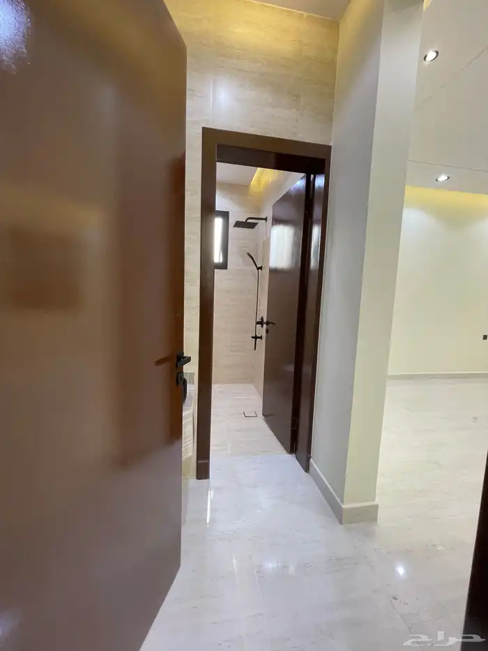 للبيع شقق ارضيه وعلويه بمداخل مستقله من 600 الف ح الراقى 42