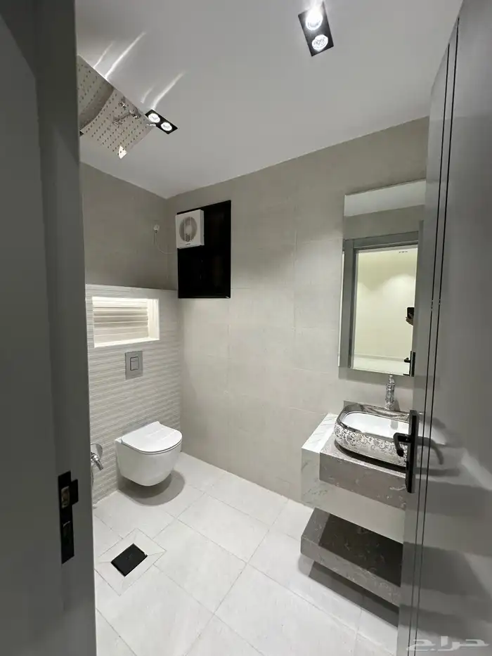 للبيع شقق ممتازه ببلكونات مطله بحى المعارض خميس مشيط 4