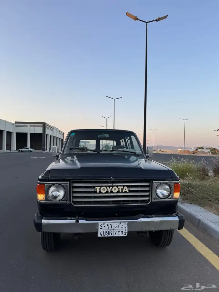 تابوتا صالون 1985 1