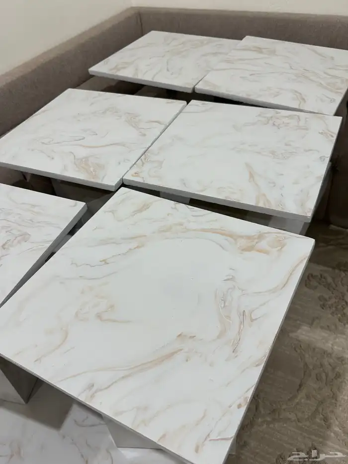 طاولات ارضيه للبيع. كبيره وست خدمه خاليه من العيوب 2