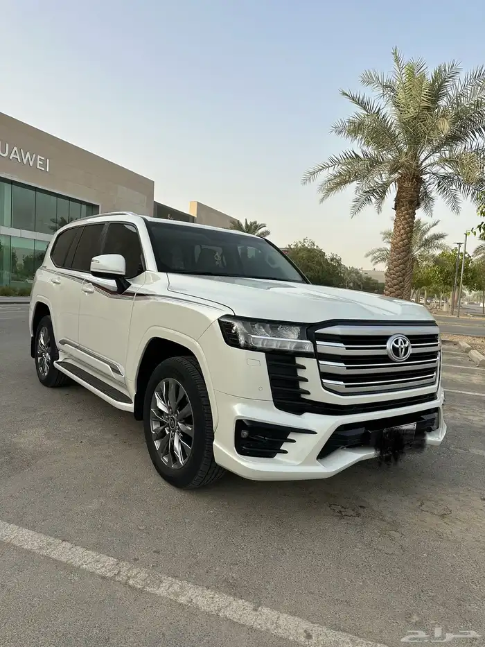 جيب لاندكروزر GXR وارد البريمي 2023 2