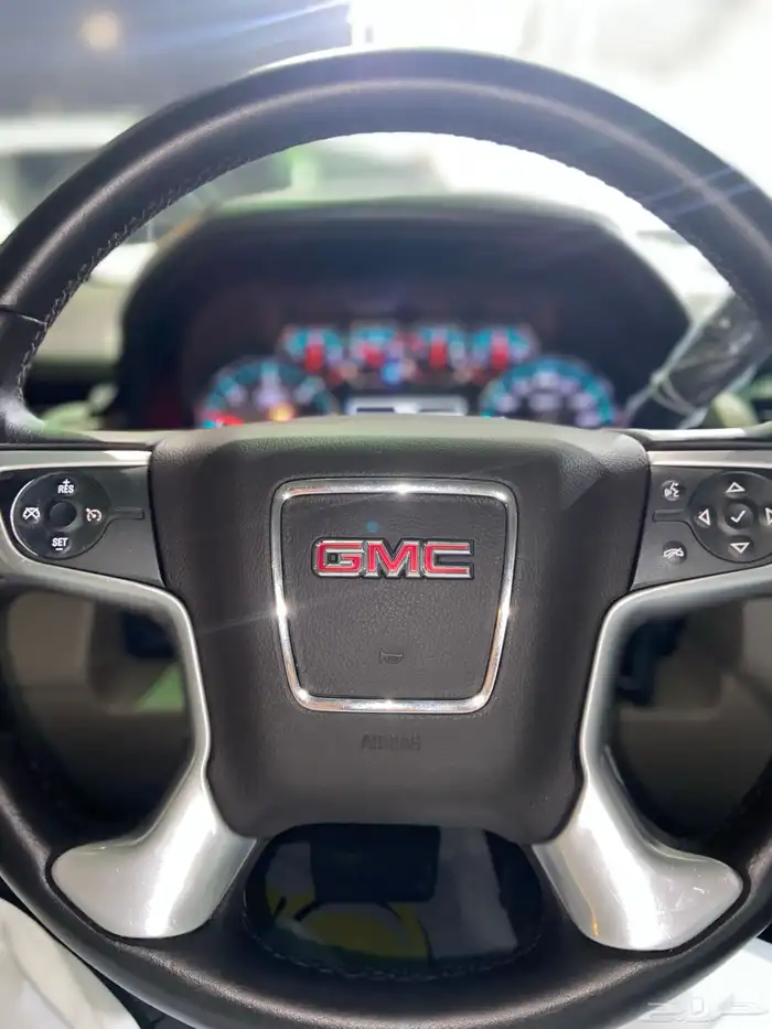 جي ام سي يوكن   2020 SLE 18