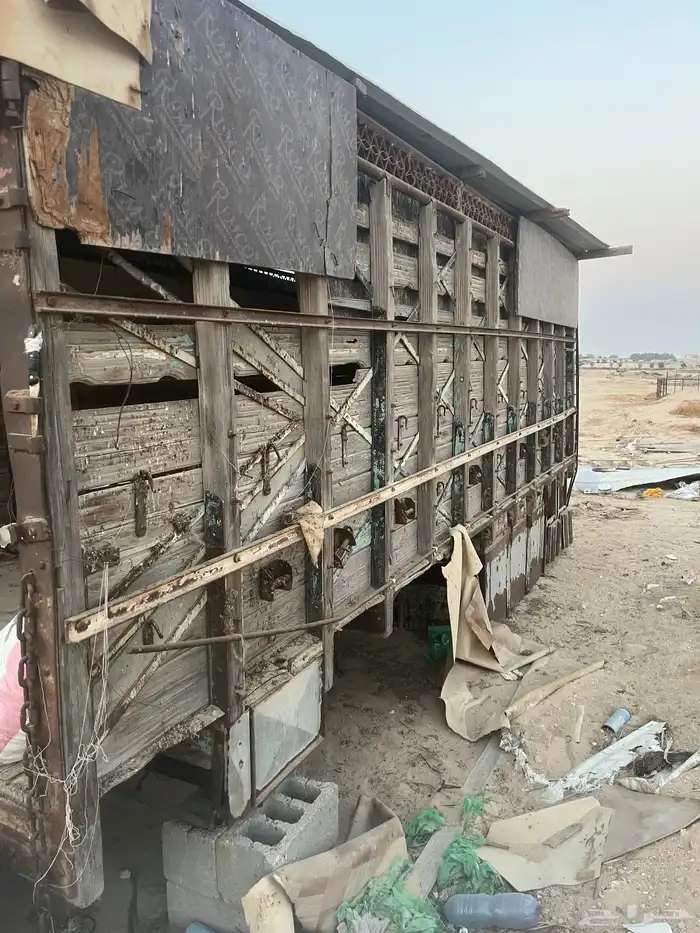صندوق قديم وقوي 2
