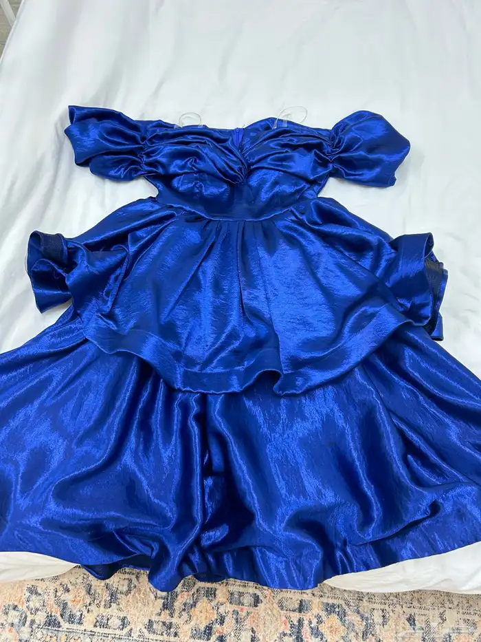 فستان جديد وفخم جدا   لبس مره واحده فقط 2