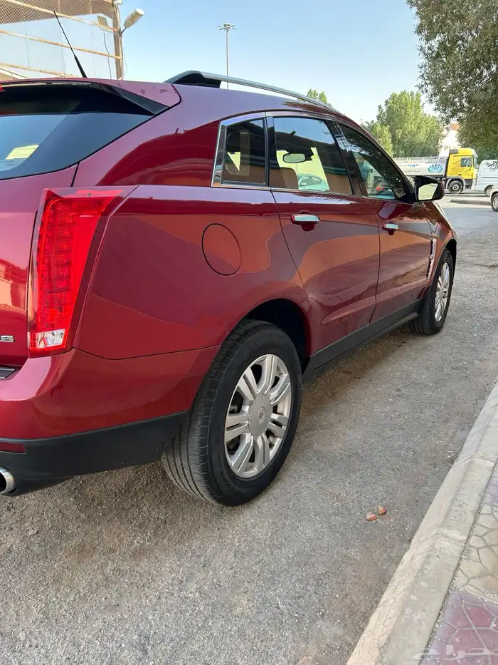 كاديلاك srx 2012 10
