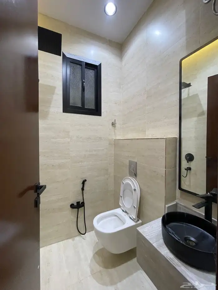 للبيع شقق ارضيه وعلويه بمداخل مستقله من 600 الف ح الراقى 35