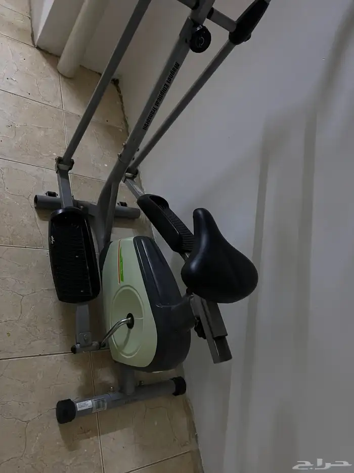 ادوات رياضيه مكونه من ثلاث قطع سير رياضي دراجه رياضيه 3