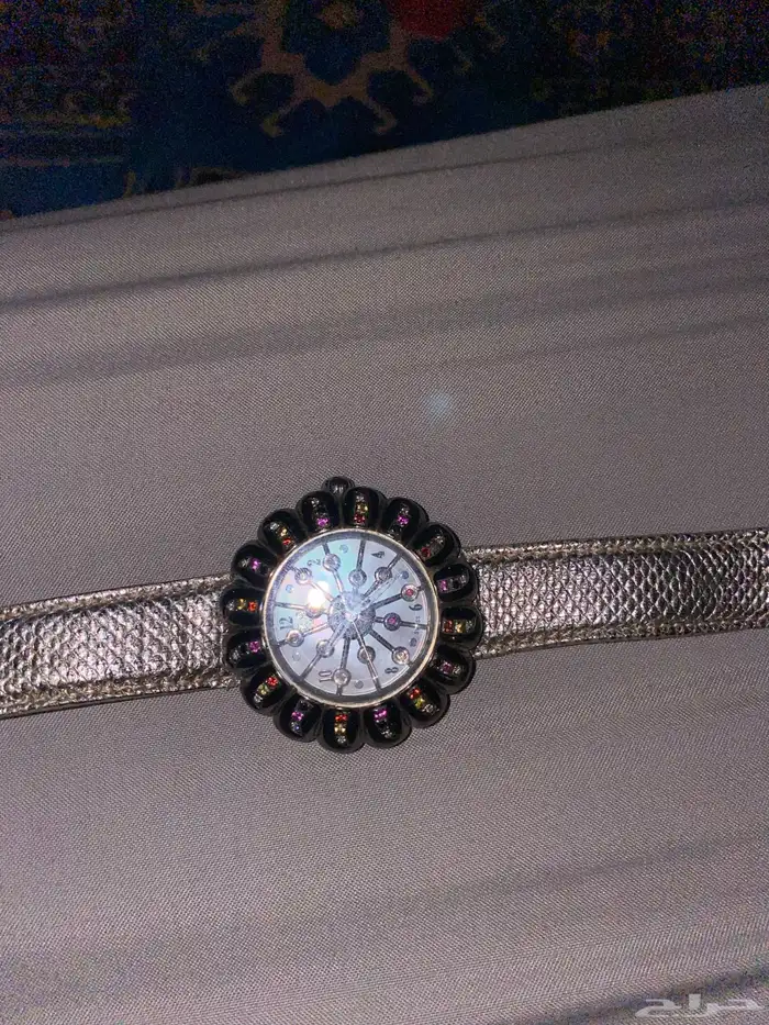 ساعة سويسرية 1