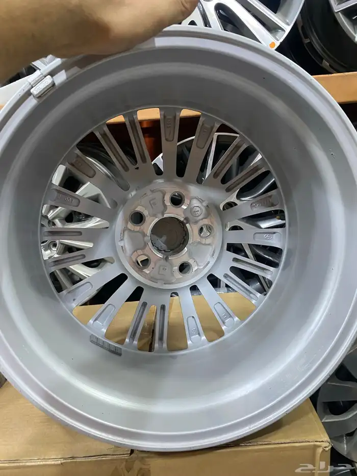 جنوط كامري 2025 مقاس 17 اصليه 4