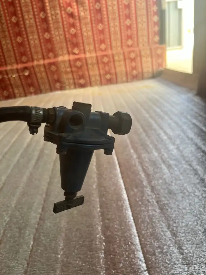 مركب كويتي قديم جدا للبيع له فوق 60 سنه 2