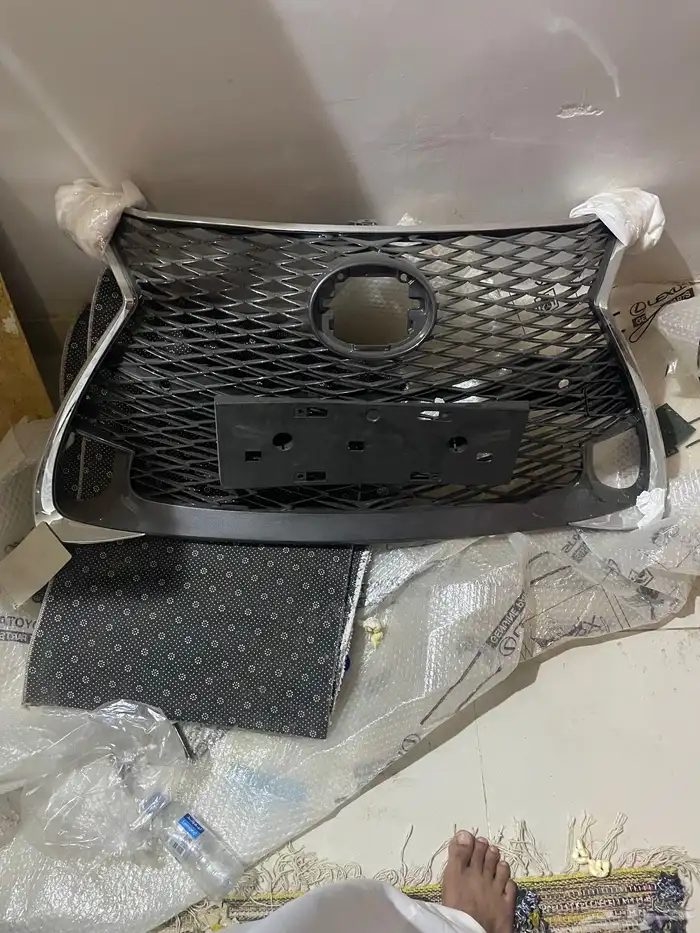 شبك لكزس GS F 1