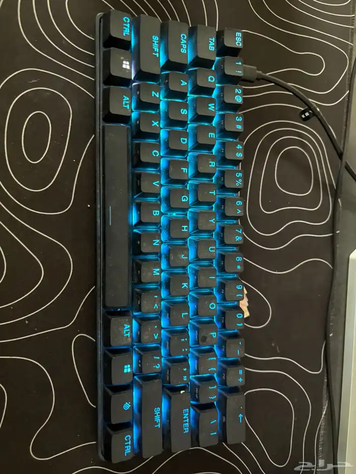 كيبورد للبيع مايشتكي من شي شاريه ب 700 واستخدمته سنه 2