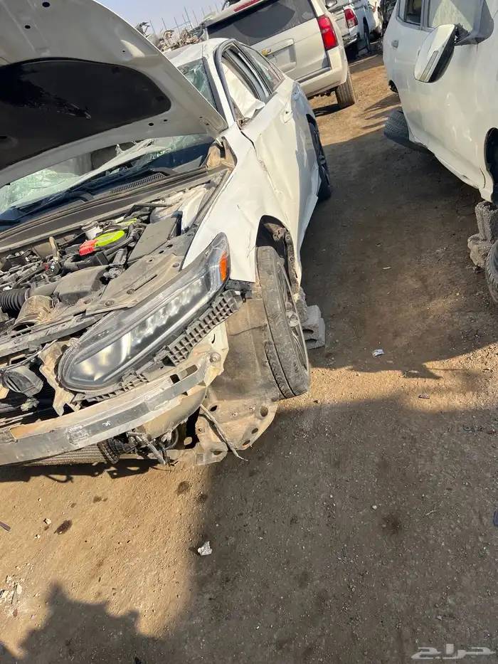 هوندا اكورد موديل 2022 لون أبيض تشليح قطع غيار 0