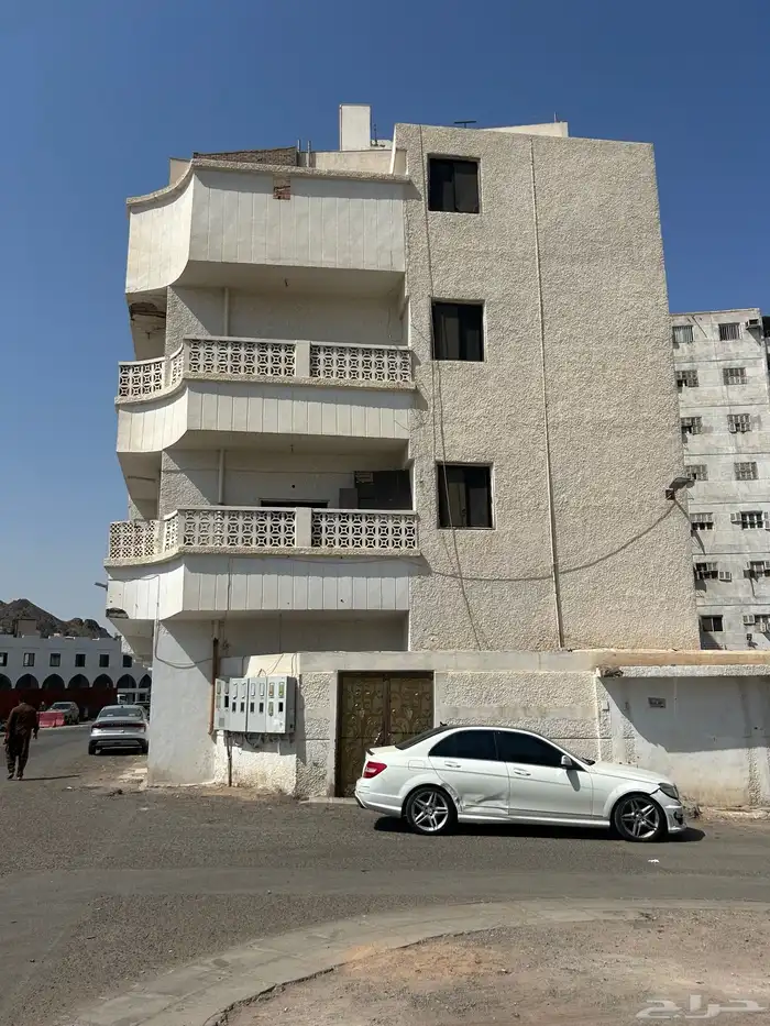 عمارة واجهتين في حي الراية 3