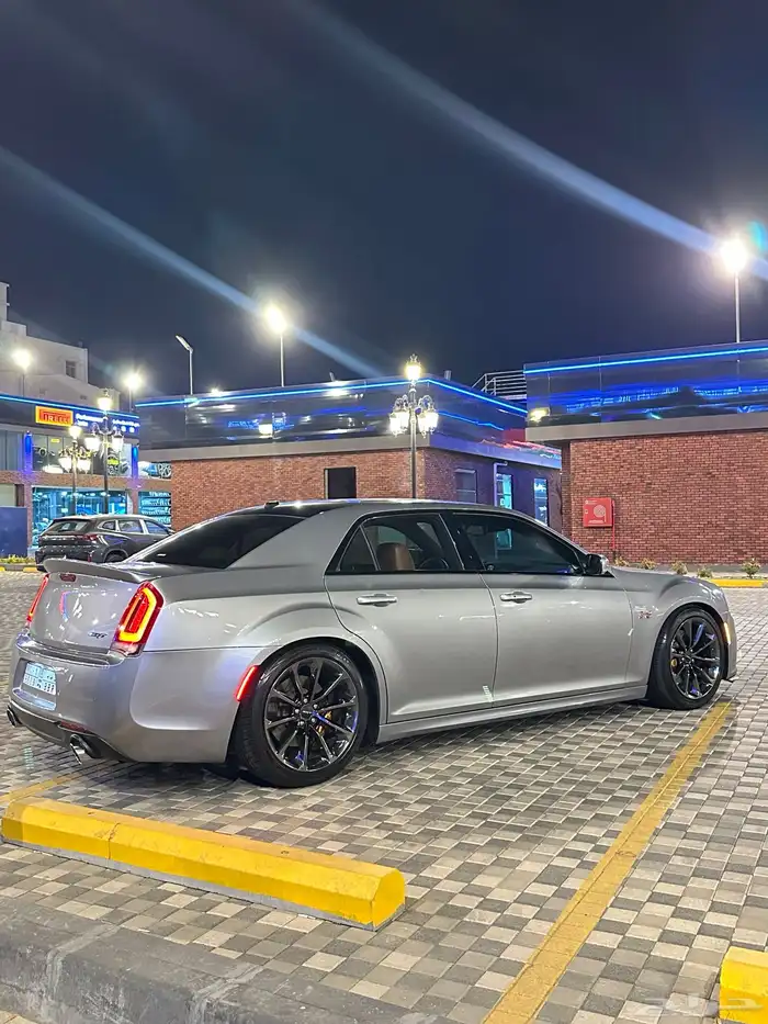 كرايزلر srt8 مخزن نظيف 12
