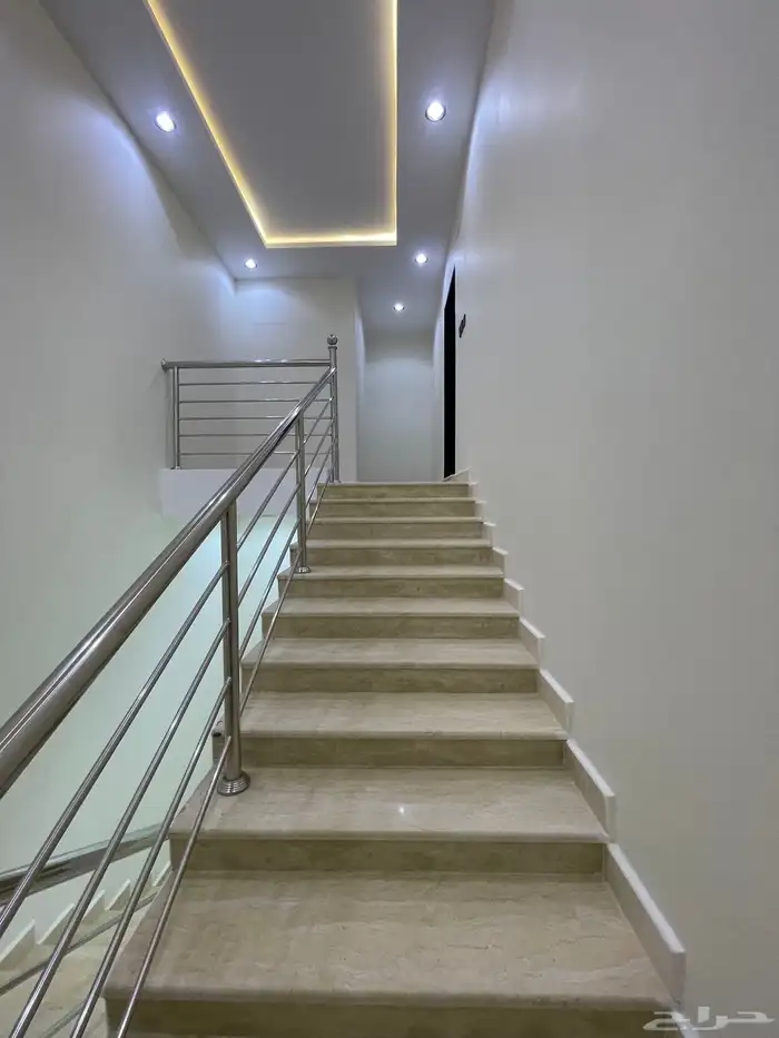 للبيع شقق ارضيه وعلويه بمداخل مستقله من 600 الف ح الراقى 44