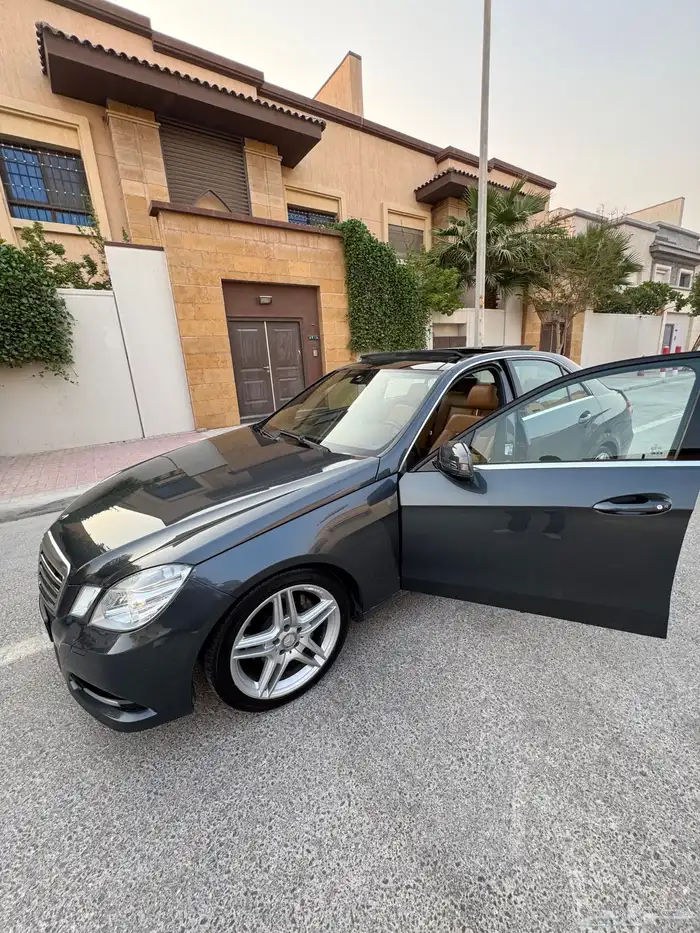 مرسيدس E300 نظيف 3