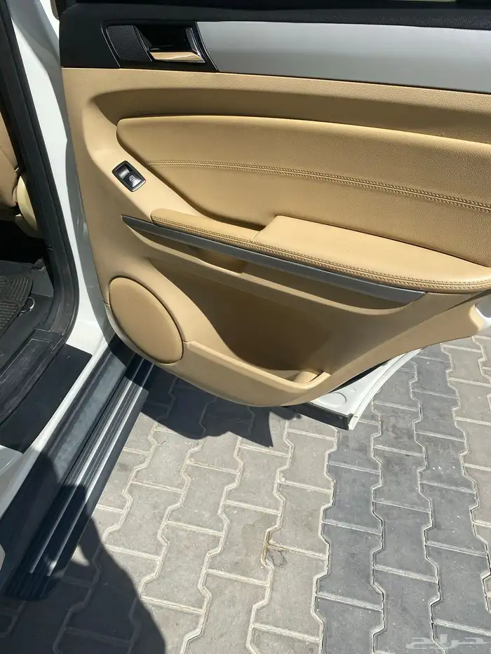 Mercedes ML 2010 للبيع بسبب الخروج النهائي 9
