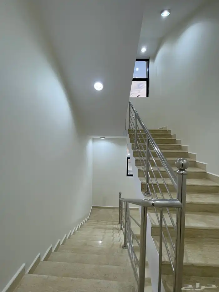 للبيع شقق ارضيه وعلويه بمداخل مستقله من 600 الف ح الراقى 43