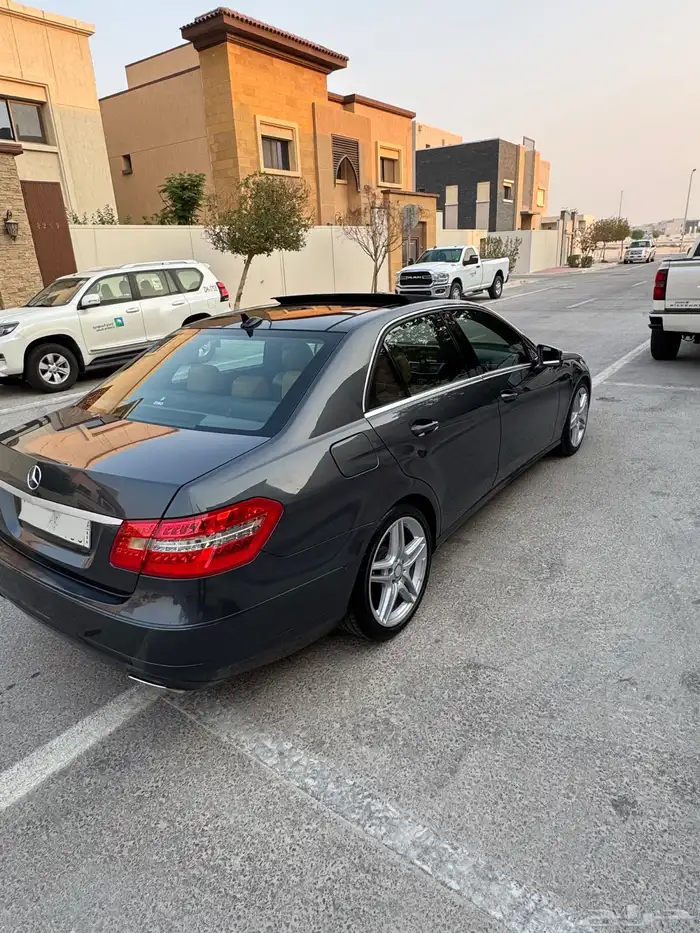مرسيدس E300 نظيف 6