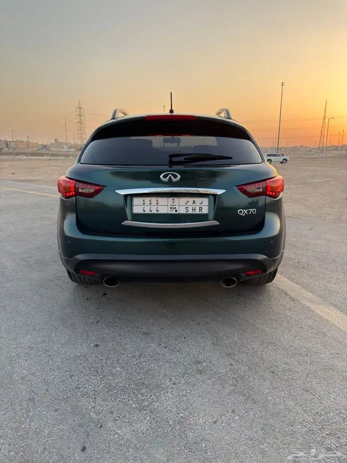 انفنتي QX70 نظيف جدا 2
