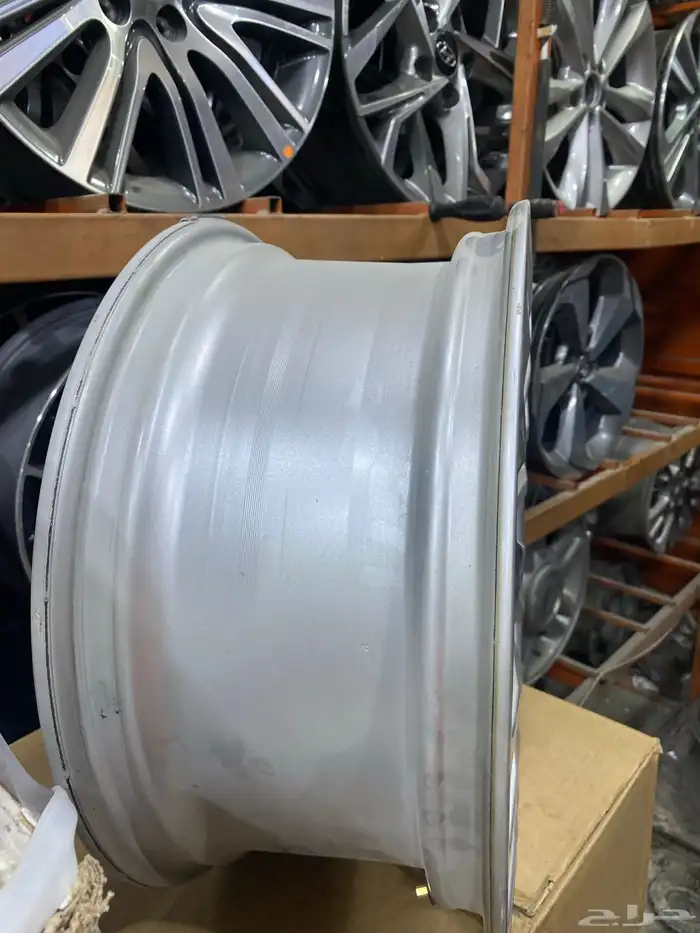 جنوط كامري 2025 مقاس 17 اصليه 5