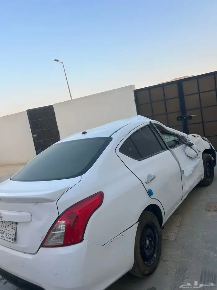 سياره صني نيسان 2021 منقلبه اوراقها وفحصها جديد وجاهزه لنقل 2