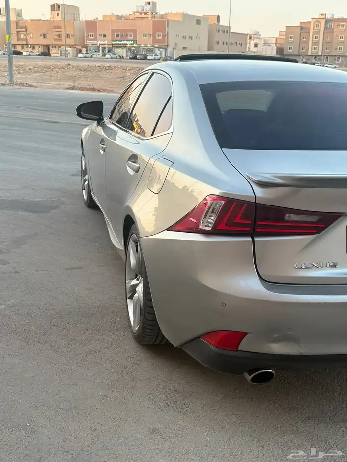 لكزس is350-2015 5