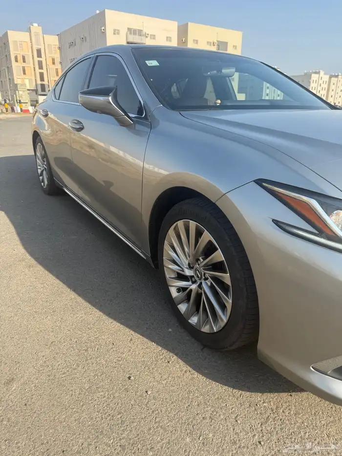 لكزس ES350 2021 4