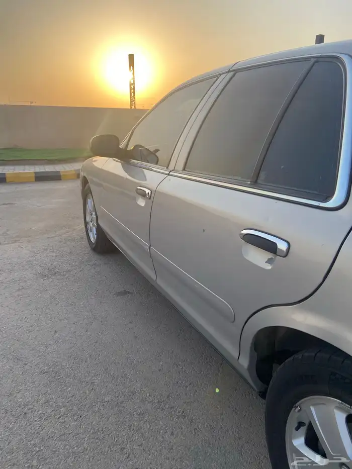 فورد كراون فكتوريا 2008 8