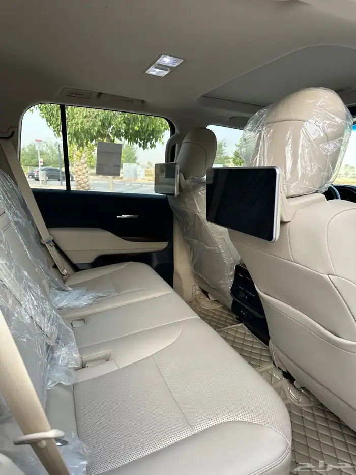 جيب لاندكروزر GXR وارد البريمي 2023 16