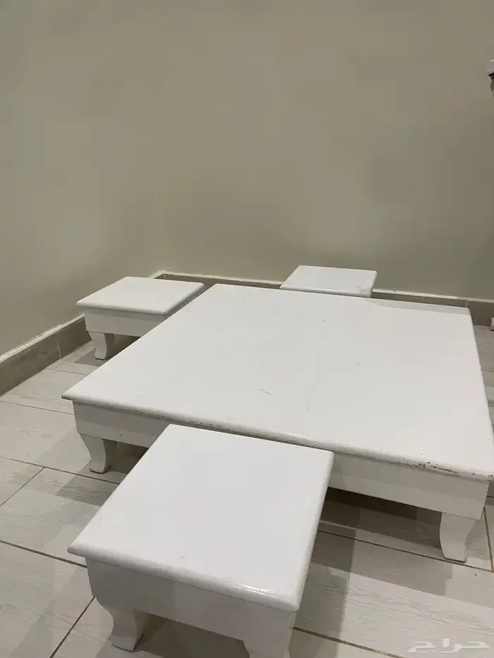 طاولة للبيع 2