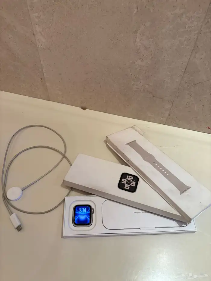 تم البيع  لبيع ساعة ابل Apple Watch SE (GPS) الجيل الثاني 1