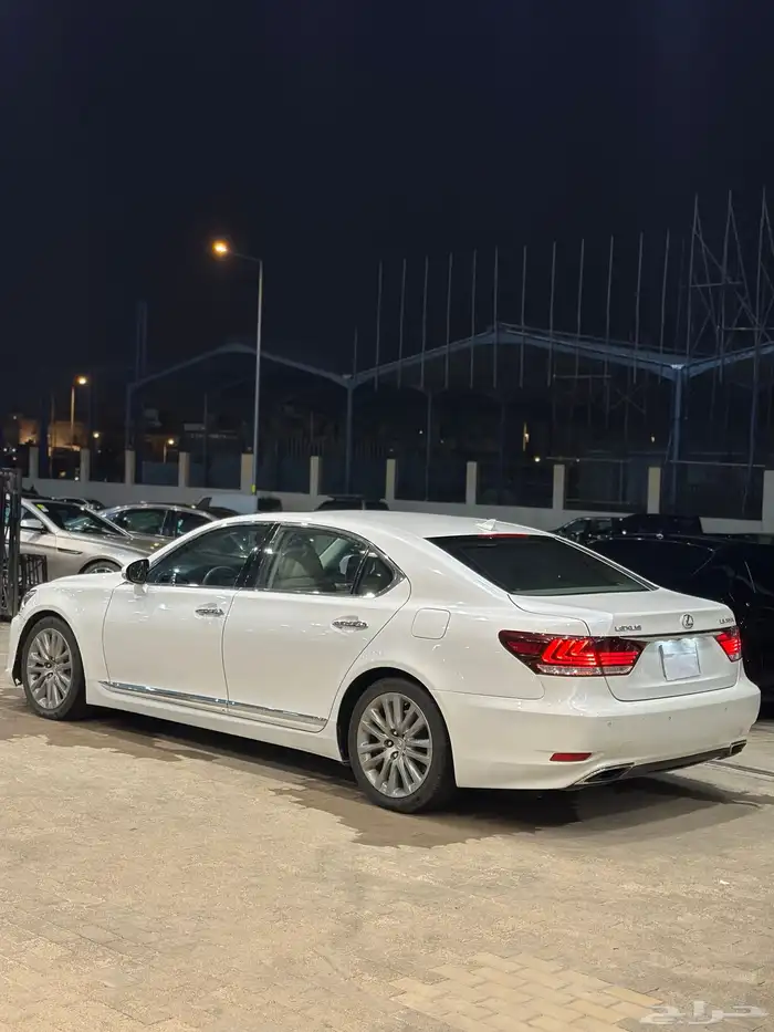 لكزس LS460 موديل 2013 3
