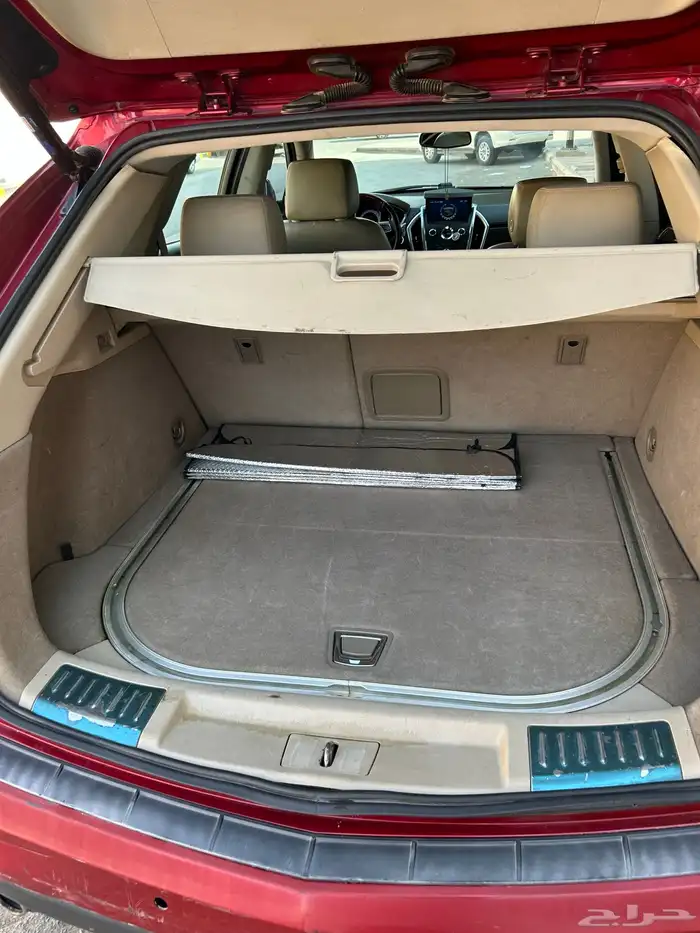 كاديلاك srx 2012 8