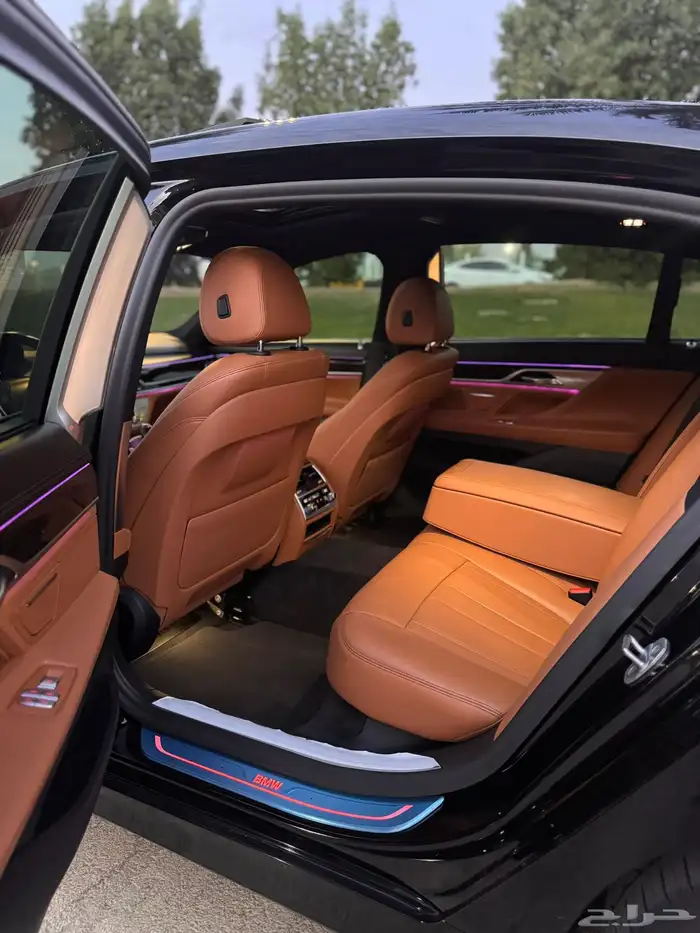 BMW الفئة السابعه مخزنه 7