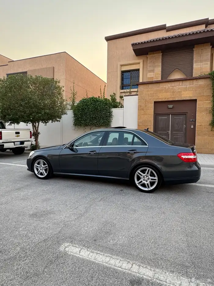 مرسيدس E300 نظيف 2
