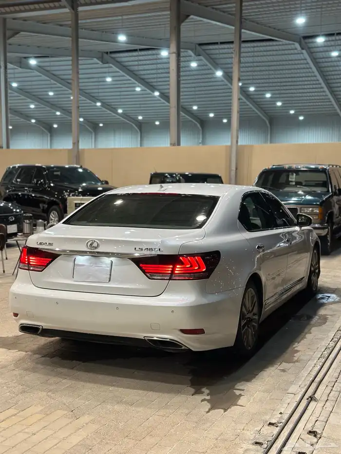 لكزس LS460 موديل 2013 4