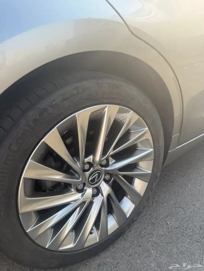 لكزس ES350 2021 9