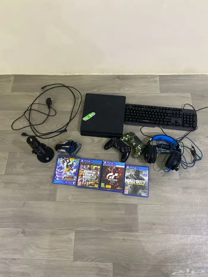 سوني للبيع فيه حساب فورت نادر فيه بنت الزومبي وبنت الطياره 0
