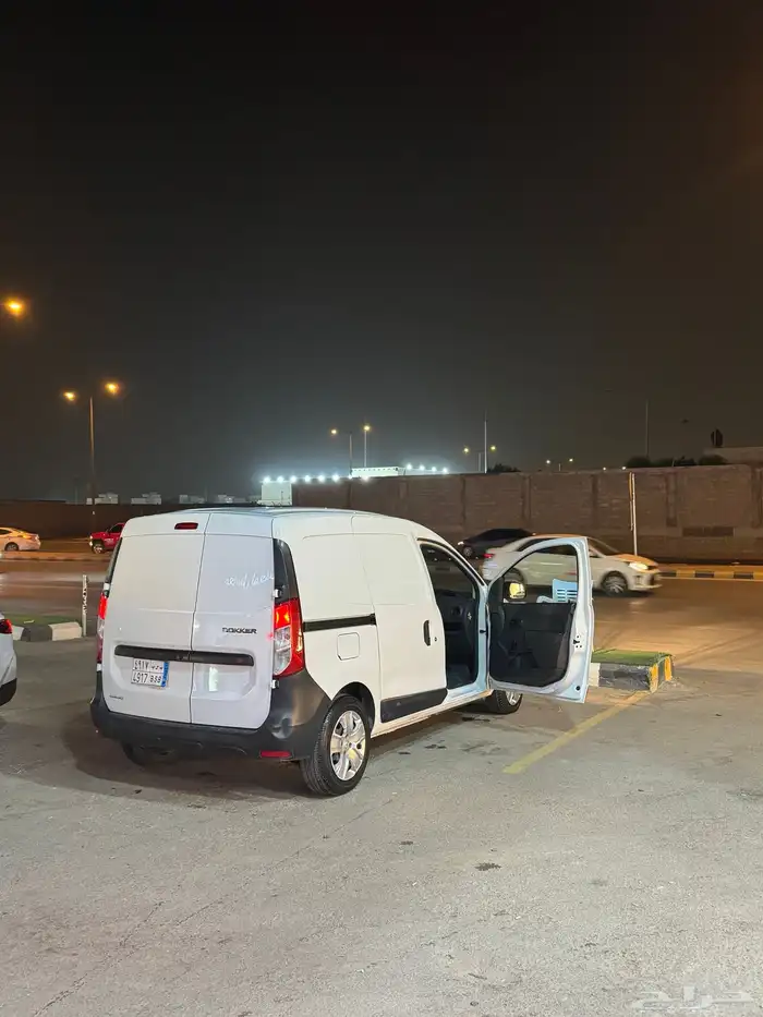 رينو دوكر للايجار مديل 2021 1