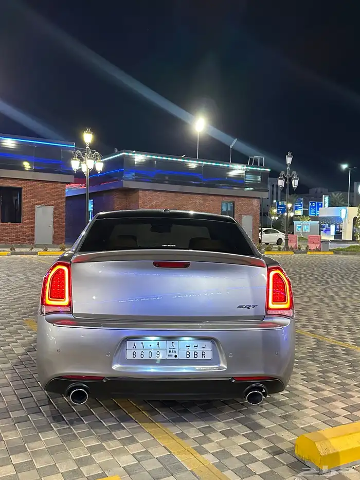 كرايزلر srt8 مخزن نظيف 9