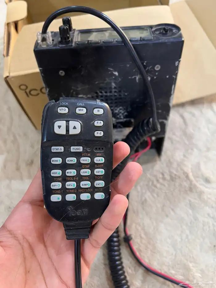 جهازين icomللبيع كلهن شغالات على السوم. السوم برقم الجوال 3