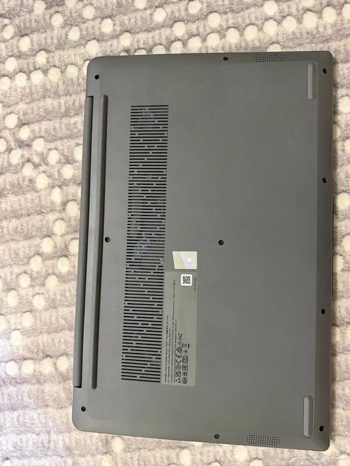لابتوب lenovo اصدار جديد مستخدم مره واحدة فقط للجاد يكلمني 3