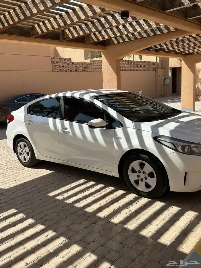 سيراتو k3 ديزل نظيفة للمستخدم 3