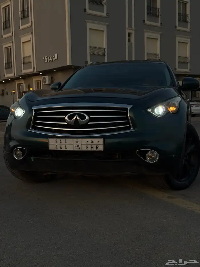 انفنتي QX70 نظيف جدا 8