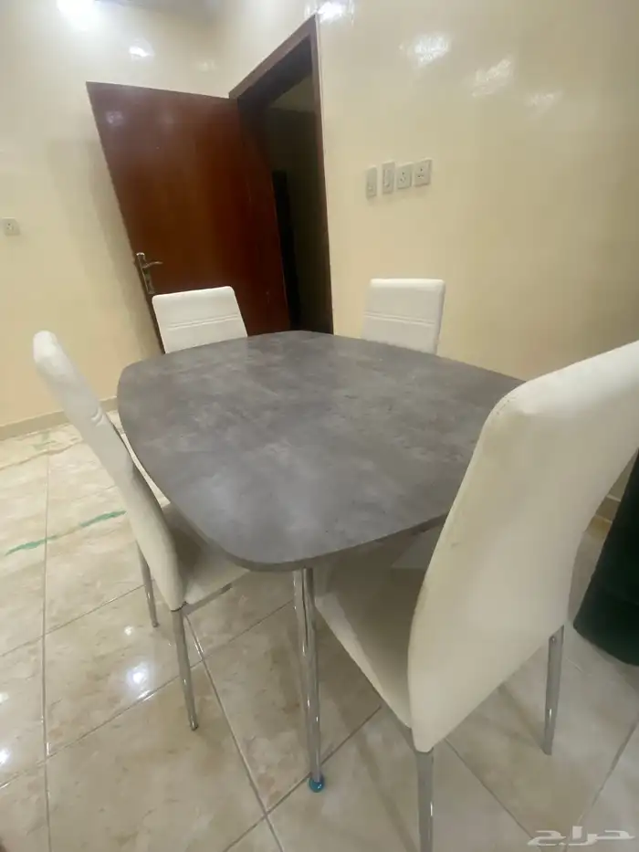 كنب نظيف وجديد استخدام 3اشهر 2كرسي نفر واحد 3انفار ب1500 0